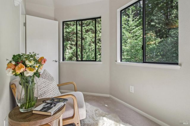 12480 Fiori Ln, Sebastopol, CA 95472