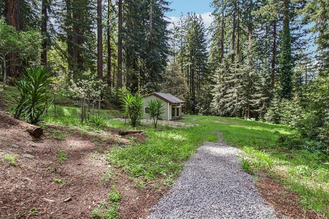 12480 Fiori Ln, Sebastopol, CA 95472