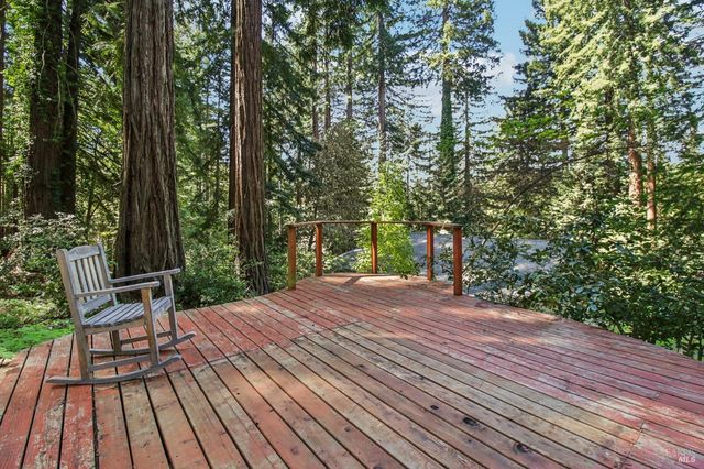 12480 Fiori Ln, Sebastopol, CA 95472