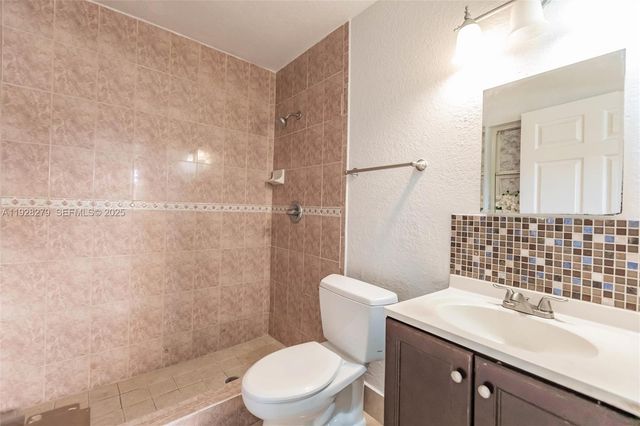 720 NW 38th Ave, Lauderhill, FL 33311