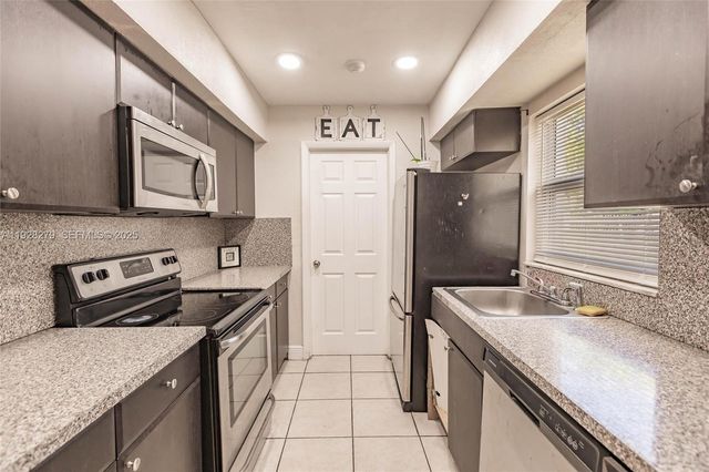 720 NW 38th Ave, Lauderhill, FL 33311