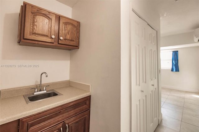 720 NW 38th Ave, Lauderhill, FL 33311