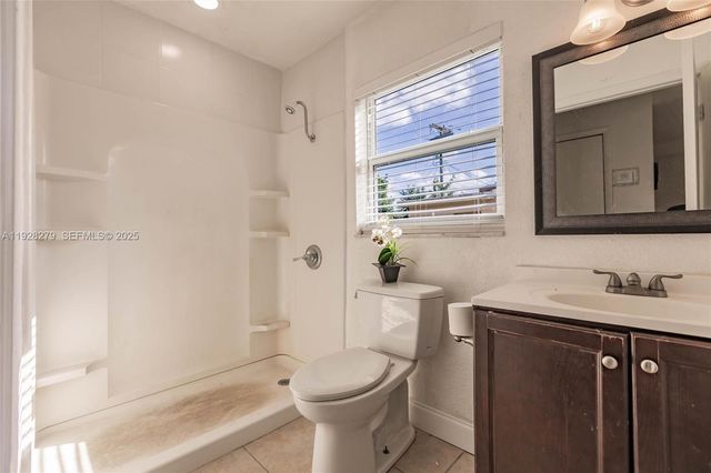 720 NW 38th Ave, Lauderhill, FL 33311