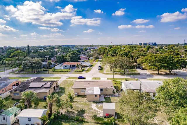 720 NW 38th Ave, Lauderhill, FL 33311