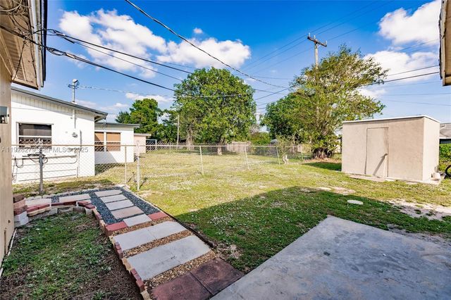 720 NW 38th Ave, Lauderhill, FL 33311
