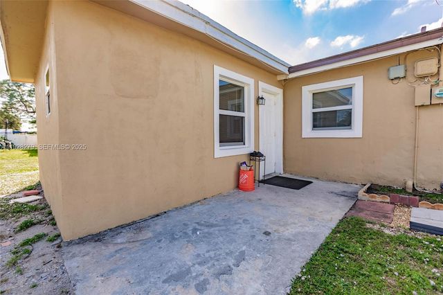 720 NW 38th Ave, Lauderhill, FL 33311