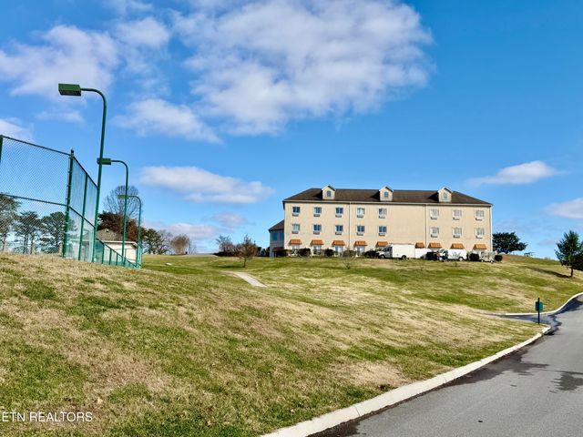 DIVOT Place, Tazewell, TN 37879