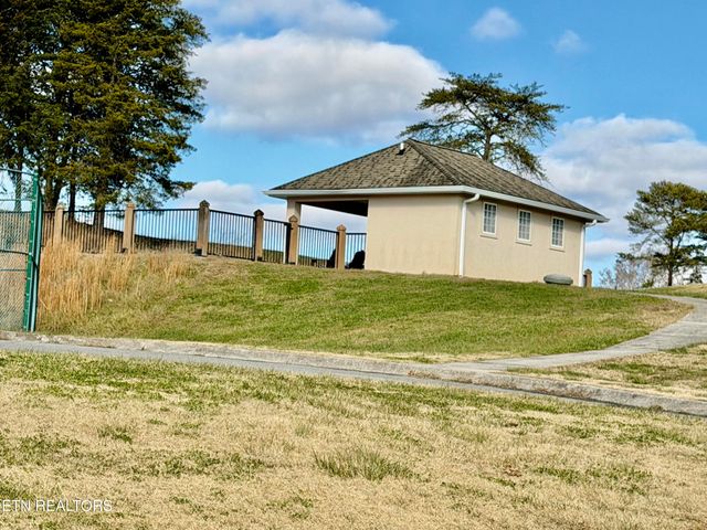 DIVOT Place, Tazewell, TN 37879