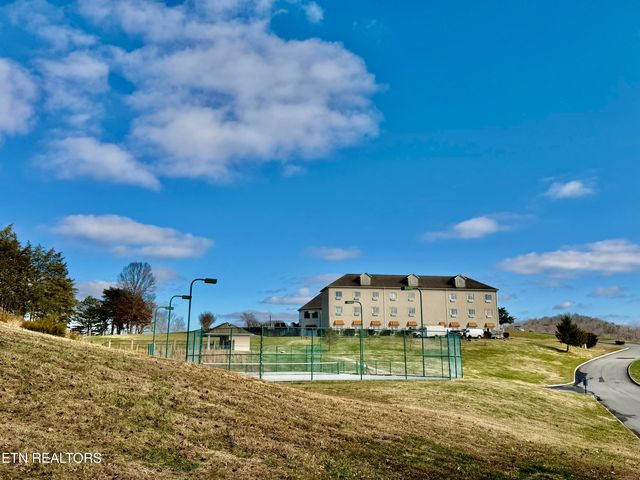 DIVOT Place, Tazewell, TN 37879