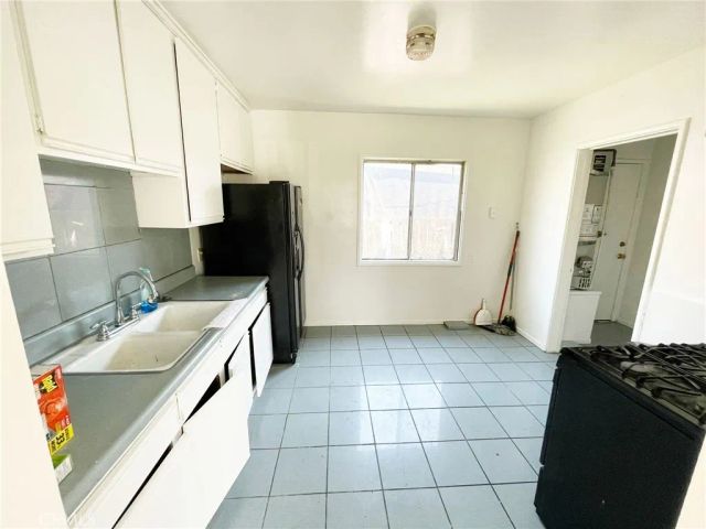 1330 S Reservoir Street, Pomona, CA 91766