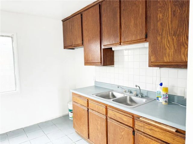 1330 S Reservoir Street, Pomona, CA 91766
