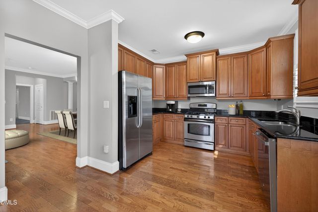 3920 Essex Garden Lane 202, Raleigh, NC 27612