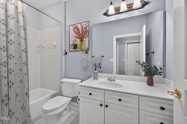 3920 Essex Garden Lane 202, Raleigh, NC 27612