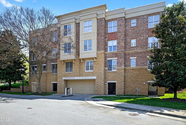 3920 Essex Garden Lane 202, Raleigh, NC 27612