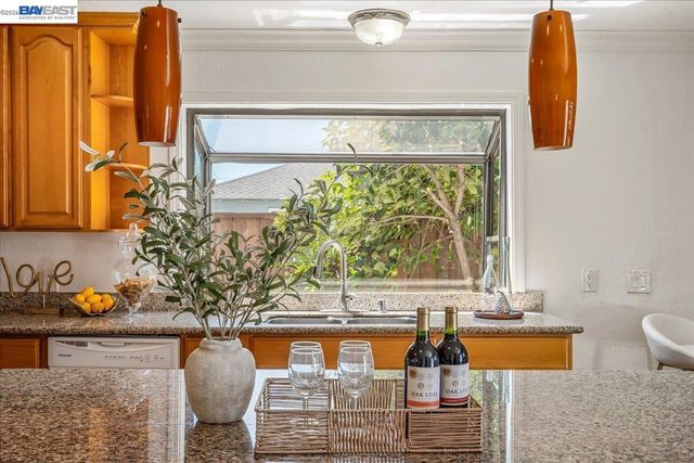 3675 Monterey Blvd, San Leandro, CA 94578