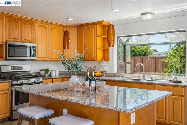 3675 Monterey Blvd, San Leandro, CA 94578