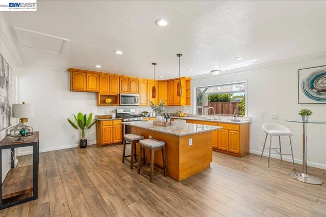 3675 Monterey Blvd, San Leandro, CA 94578