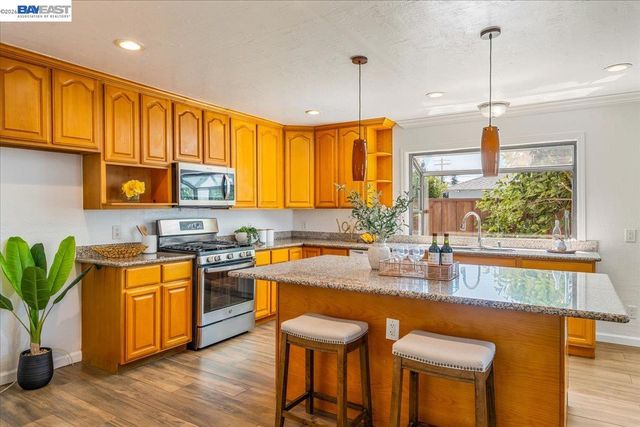 3675 Monterey Blvd, San Leandro, CA 94578