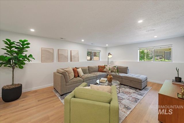 1030 W El Pelar Dr., Boise, ID 83702