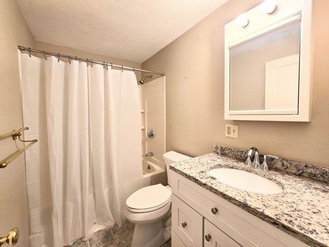 35 Swanson Court 32D, Boxborough, MA 01719
