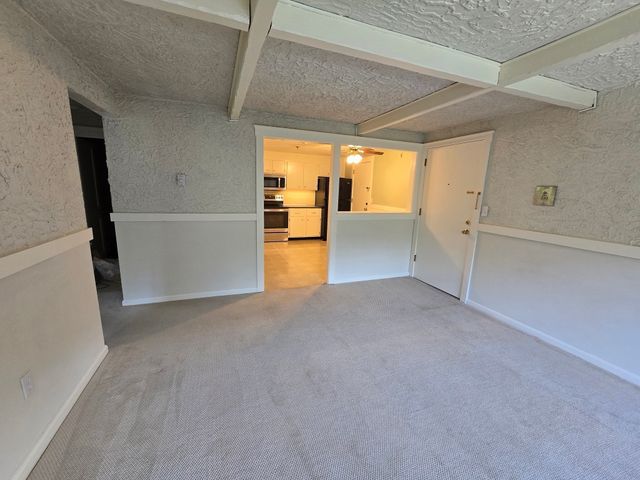 35 Swanson Court 32D, Boxborough, MA 01719