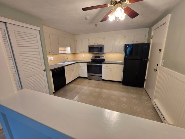 35 Swanson Court 32D, Boxborough, MA 01719
