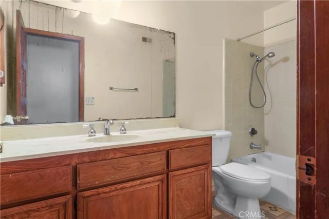 17111 Horst Avenue, Cerritos, CA 90703