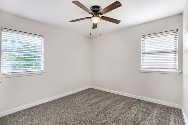 821 Oakwood Avenue, Hurst, TX 76053