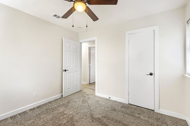 821 Oakwood Avenue, Hurst, TX 76053