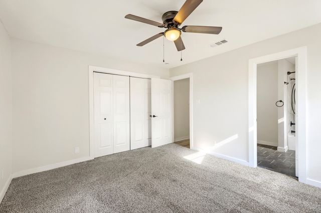821 Oakwood Avenue, Hurst, TX 76053