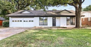 821 Oakwood Avenue, Hurst, TX 76053