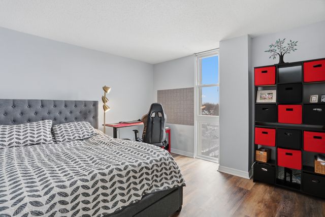 1043 S York Road 402, Bensenville, IL 60106