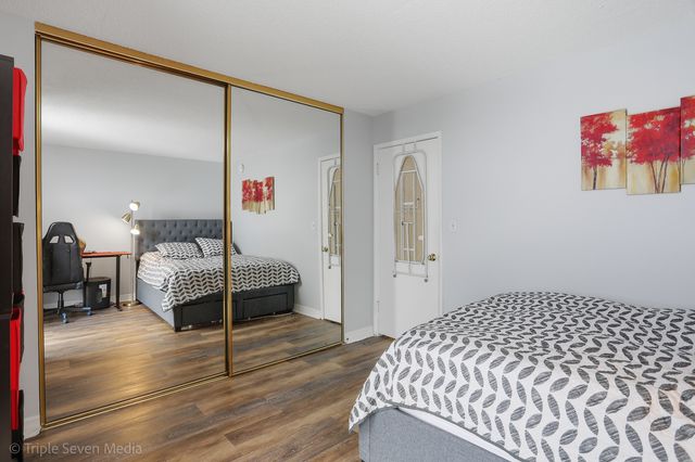 1043 S York Road 402, Bensenville, IL 60106