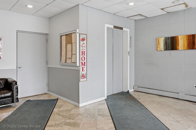 1043 S York Road 402, Bensenville, IL 60106