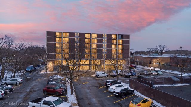 1043 S York Road 402, Bensenville, IL 60106