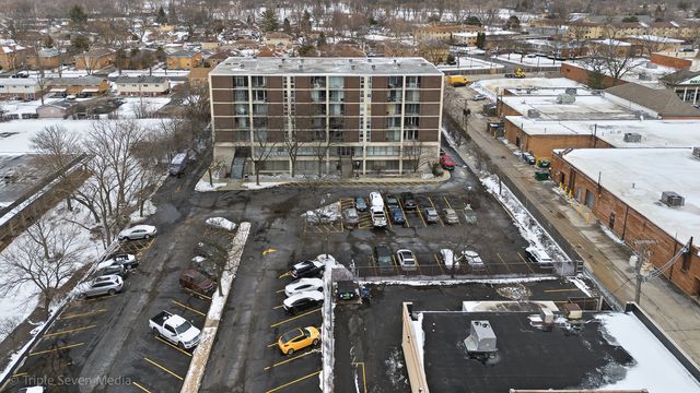 1043 S York Road 402, Bensenville, IL 60106