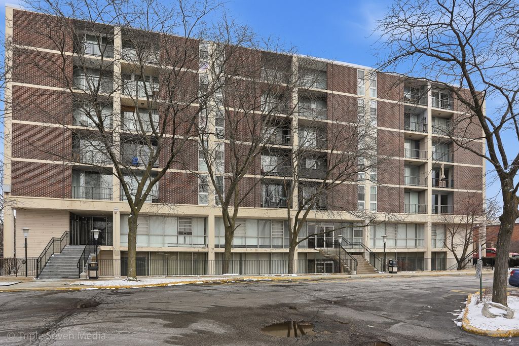 1043 S York Road 402, Bensenville, IL 60106