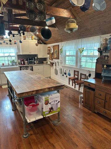 5832 S Freeman Lane, Rogersville, MO 65742