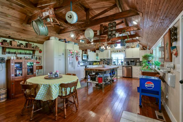 5832 S Freeman Lane, Rogersville, MO 65742