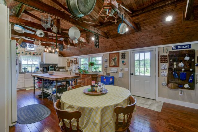 5832 S Freeman Lane, Rogersville, MO 65742