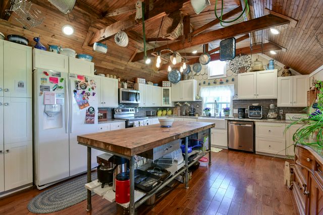5832 S Freeman Lane, Rogersville, MO 65742