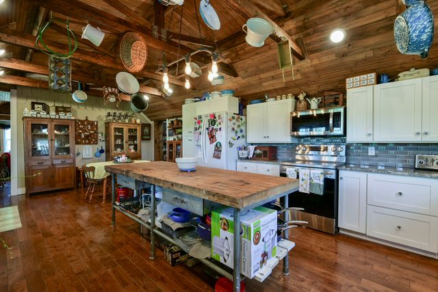 5832 S Freeman Lane, Rogersville, MO 65742