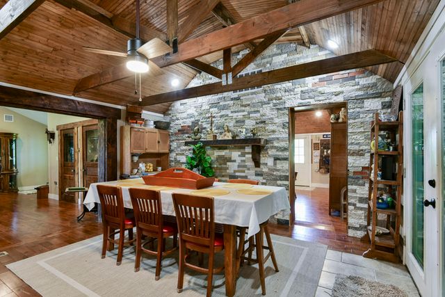 5832 S Freeman Lane, Rogersville, MO 65742