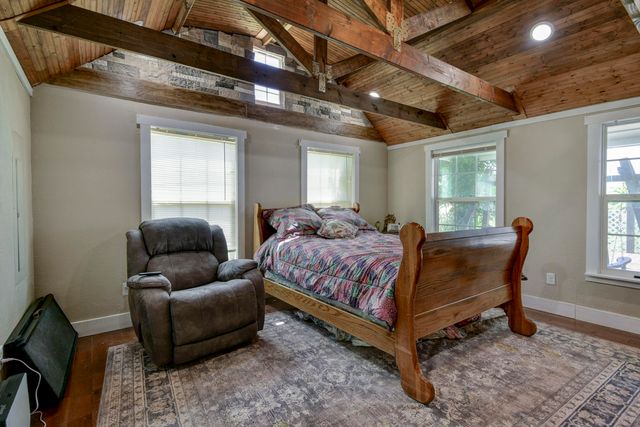 5832 S Freeman Lane, Rogersville, MO 65742
