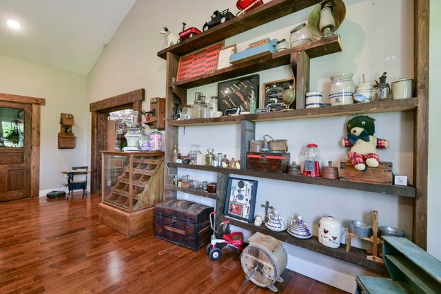 5832 S Freeman Lane, Rogersville, MO 65742