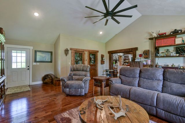 5832 S Freeman Lane, Rogersville, MO 65742