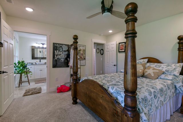 5832 S Freeman Lane, Rogersville, MO 65742