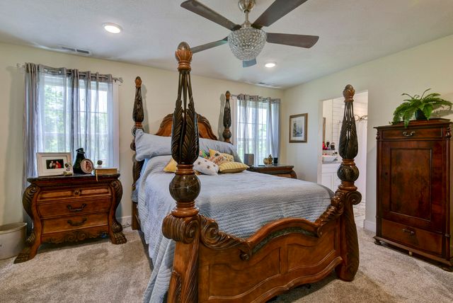 5832 S Freeman Lane, Rogersville, MO 65742