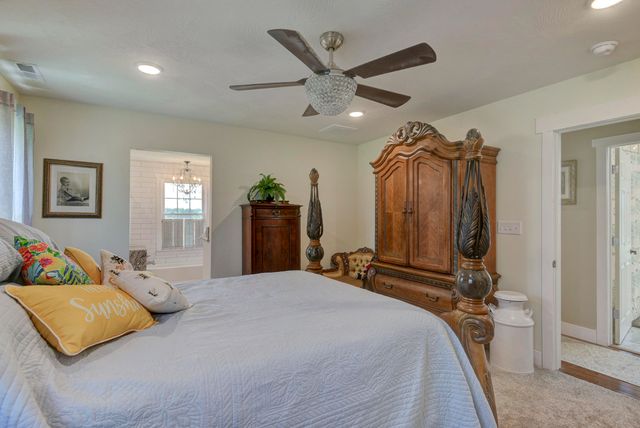 5832 S Freeman Lane, Rogersville, MO 65742