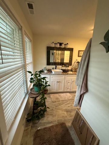 5832 S Freeman Lane, Rogersville, MO 65742